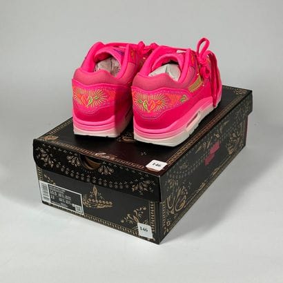 NIKE
Une paire de basket basse,
Modèle :...