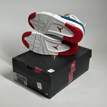 NIKE / JORDAN
Une paire de basket semi montante,
Modèle...