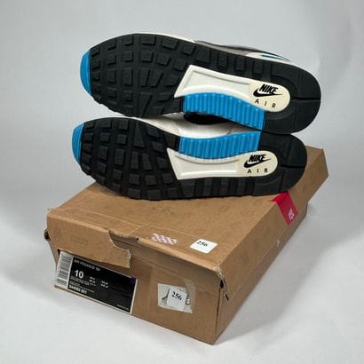 NIKE
Une paire de basket basse,
Modèle :...