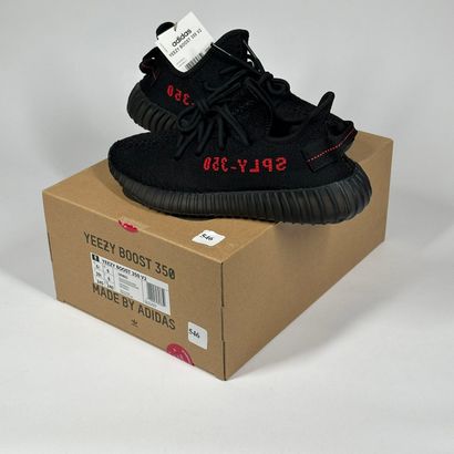 ADIDAS / YEEZY
A set of 5 pairs of low-top...