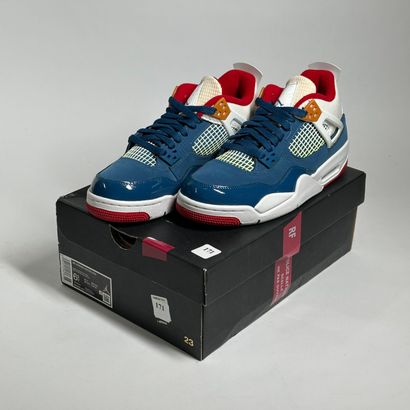 NIKE / JORDAN
Une paire de basket semi montante,
Modèle...