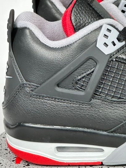 NIKE / JORDAN
A pair of high-top sneakers,
Model...