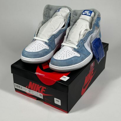 NIKE / JORDAN
A pair of high-top sneakers,
Model...
