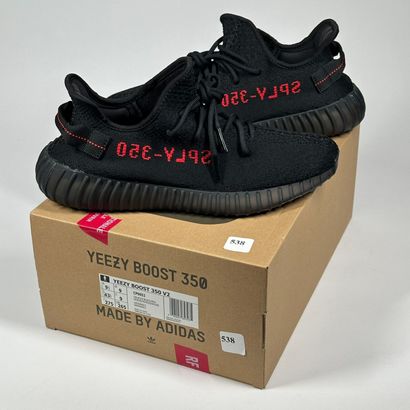 ADIDAS / YEEZY
A set of 5 pairs of low-top...