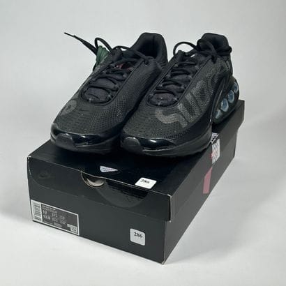 NIKE / JORDAN
Une paire de basket basse,
Modèle...