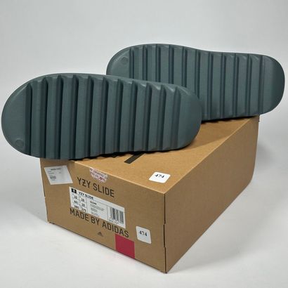ADIDAS / YEEZY
A pair of sandals,
Model :...