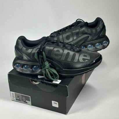 NIKE / JORDAN
Une paire de basket basse,
Modèle...