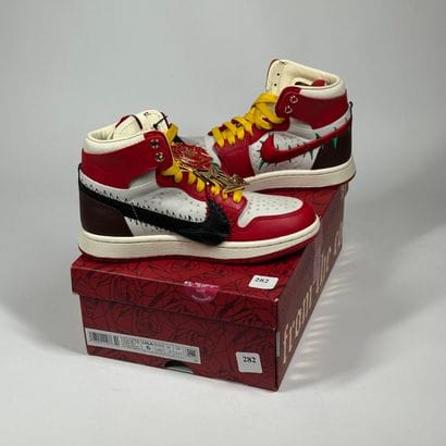 NIKE / JORDAN x TEYANA TAYLOR
Une paire de...