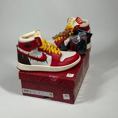 NIKE / JORDAN x TEYANA TAYLOR
Une paire de...