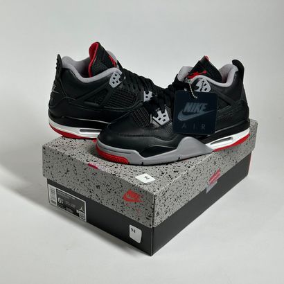 NIKE / JORDAN
A pair of high-top sneakers,
Model...