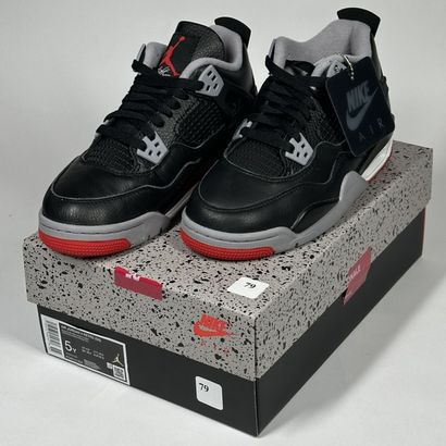 NIKE / JORDAN
A pair of high-top sneakers
Model...