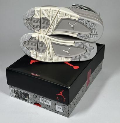 NIKE / JORDAN
A pair of semi-mounted sneakers,
Model...