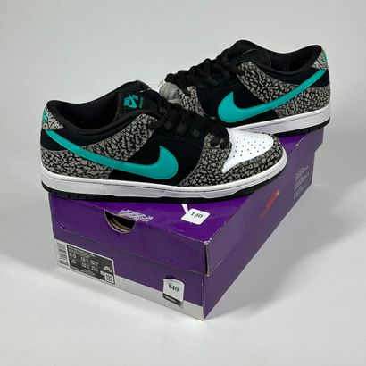 NIKE SB
Une paire de basket basse,
Modèle...