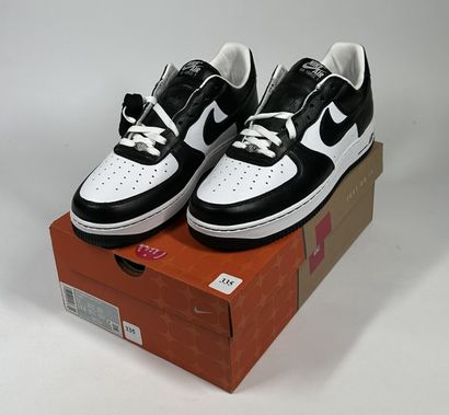 NIKE x TERROR SQUAD
A pair of sneakers
Model:...