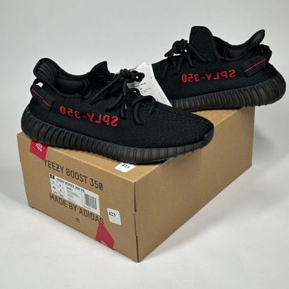 ADIDAS / YEEZY
A set of 5 pairs of low-top...