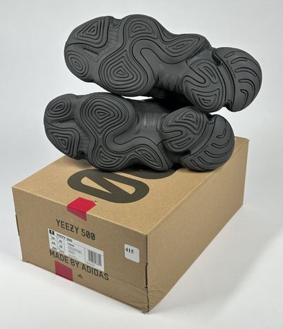 ADIDAS / YEEZY
A pair of low-top sneakers,
Model:...