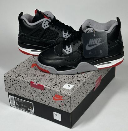 NIKE / JORDAN
A pair of high-top sneakers
Model...