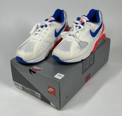 NIKE
A pair of low-top sneakers,
Model: Air...