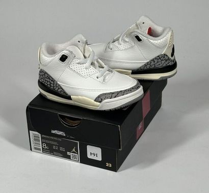 NIKE / JORDAN
Une paire de basket basse,
Modèle...