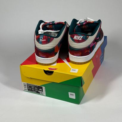 NIKE SB x PARRA
A pair of low-top sneakers,
Model...
