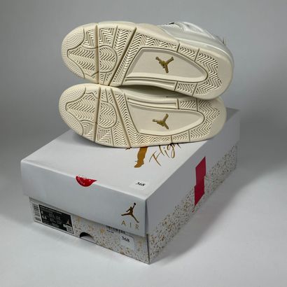 NIKE / JORDAN
A pair of semi-mounted sneakers,
Model...
