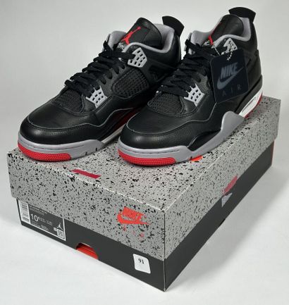 NIKE / JORDAN
A pair of high-top sneakers,
Model...