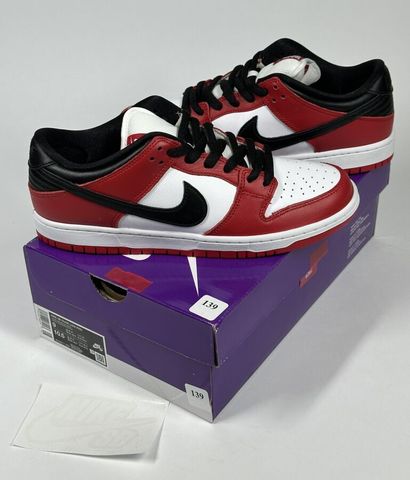 NIKE SB
Une paire de basket
Modèle : Dunk...