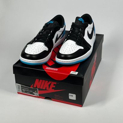 NIKE / JORDAN
A pair of low-top sneakers,
Model...