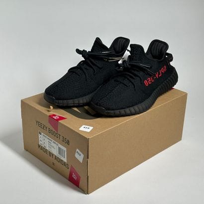 ADIDAS / YEEZY
A set of 5 pairs of low-top...