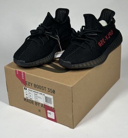ADIDAS / YEEZY
A set of 5 pairs of low-top...