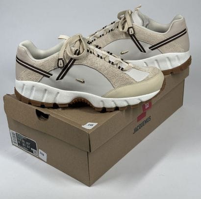 NIKE x JACQUEMUS
A pair of low-top sneakers,
Model...