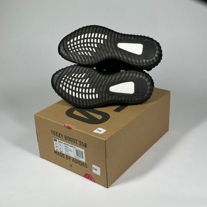ADIDAS / YEEZY
A set of 5 pairs of low-top...