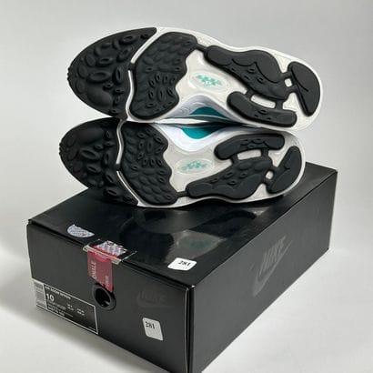 NIKE
Une paire de basket basse,
Modèle :...
