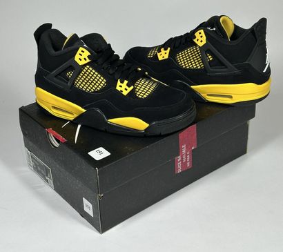 NIKE / JORDAN
Une paire de basket semi montante,
Modèle...