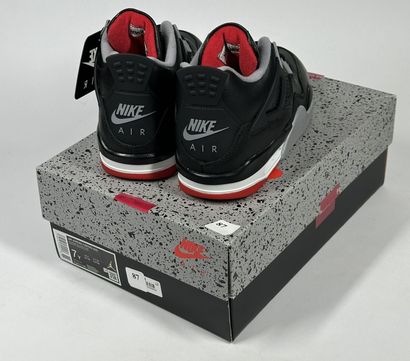 NIKE / JORDAN
A pair of high-top sneakers,
Model...