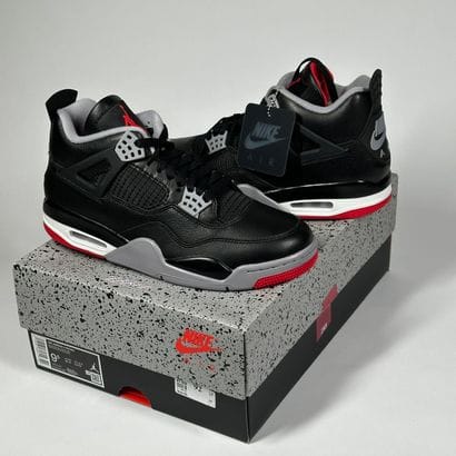 NIKE / JORDAN
A pair of high-top sneakers,
Model...