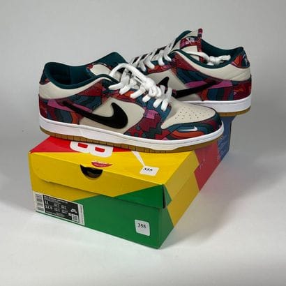 NIKE SB x PARRA
A pair of low-top sneakers,
Model...