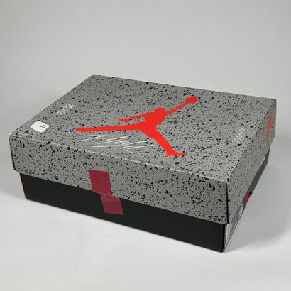 NIKE / JORDAN
A pair of high-top sneakers,
Model...