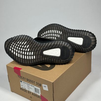 ADIDAS / YEEZY
Un lot de 5 paires de baskets...