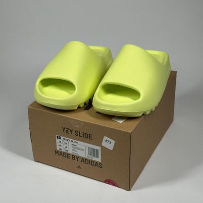 473
ADIDAS / YEEZY
A pair of sandals,
Model...