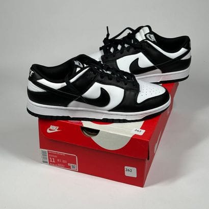 NIKE
Une paire de basket basse,
Modèle :...