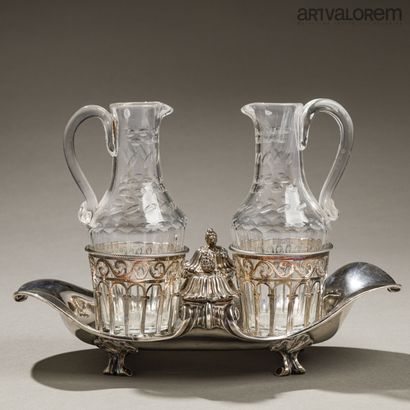 Paire d'aiguières en verre à monture en argent...