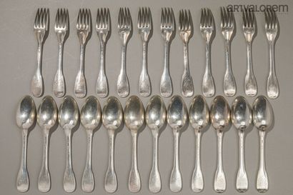 PARIS 1768-1774
Douze couverts en argent...