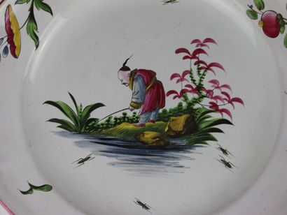 LES ISLETTES
Deux assiettes en faïence à...