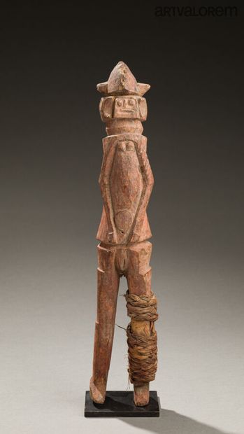 WURKUN, Nigeria
Très ancienne statuette féminine...