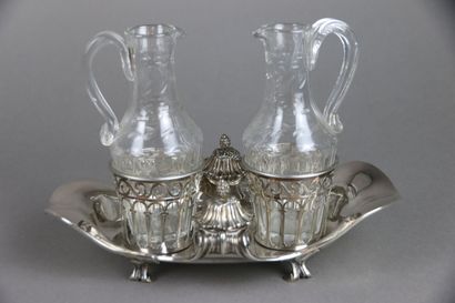 PARIS 1762-1768
Huilier en argent, porte-burettes...