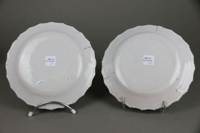 LES ISLETTES
Paire d'assiettes en faïence...