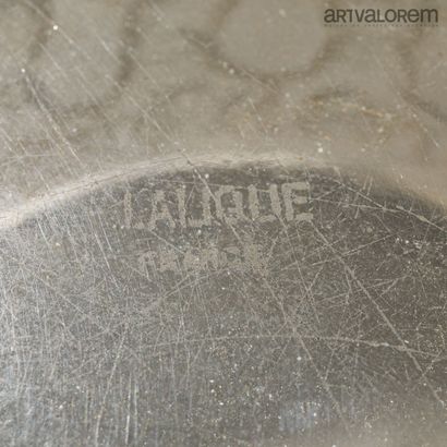 LALIQUE FRANCE
Boite à poudre en cristal...
