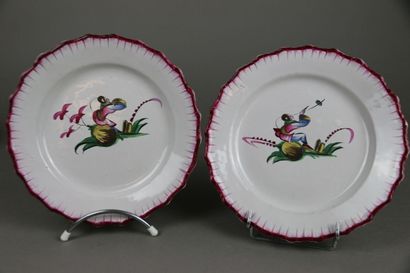 LES ISLETTES
Paire d'assiettes en faïence...
