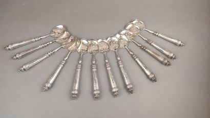 Douze cuillères à glace en argent 950°/°°,...